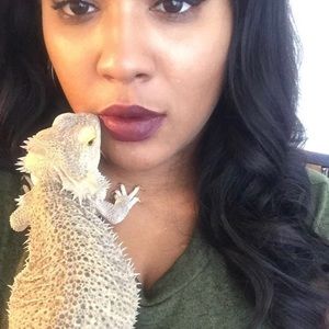 Meet your Posher, Whitney